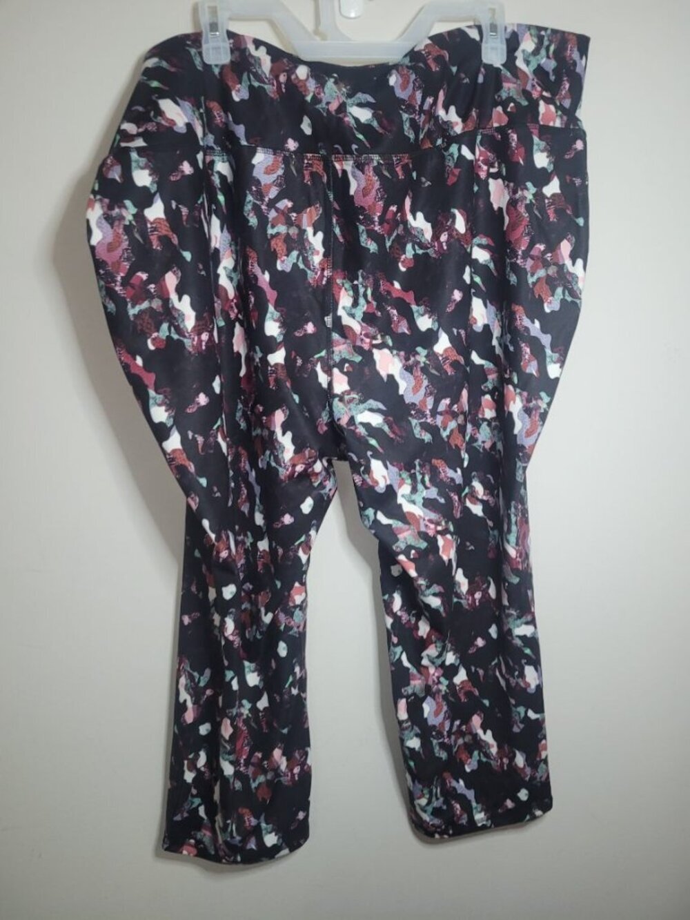 Zim & Zoe Size 26/28 Active capri leggings
